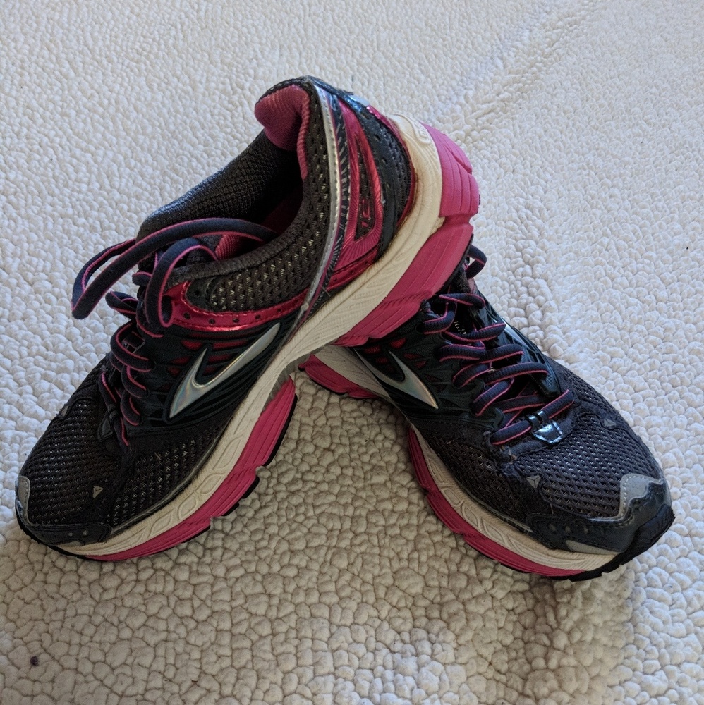 Brooks sneakers